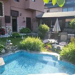 Boina House 3* בנסקו