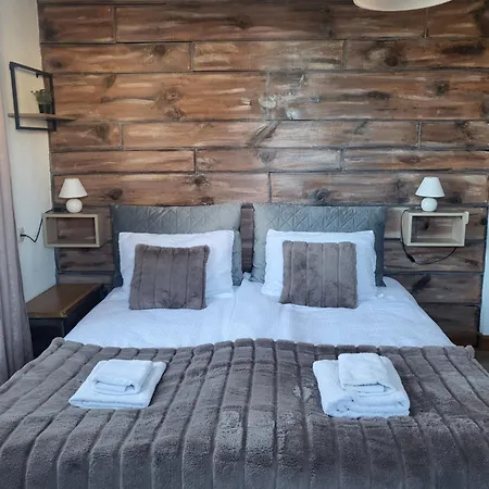Boina House 3* בנסקו