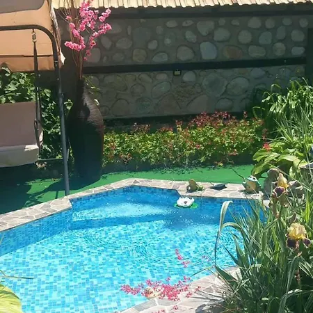 Πανσιόν Boina House 3*