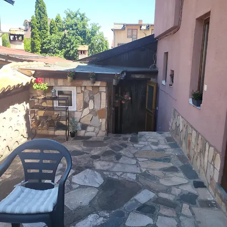 Boina House Πανσιόν 3*