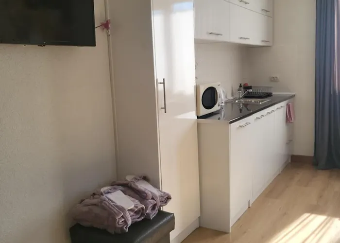 Pensionat Boina House 3*